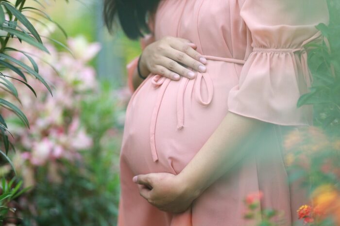 妊娠中に美容鍼の施術を受ける際に重要な5つのセルフケア