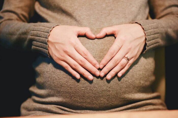 妊娠中に美容鍼の施術を受ける際の3つの注意点