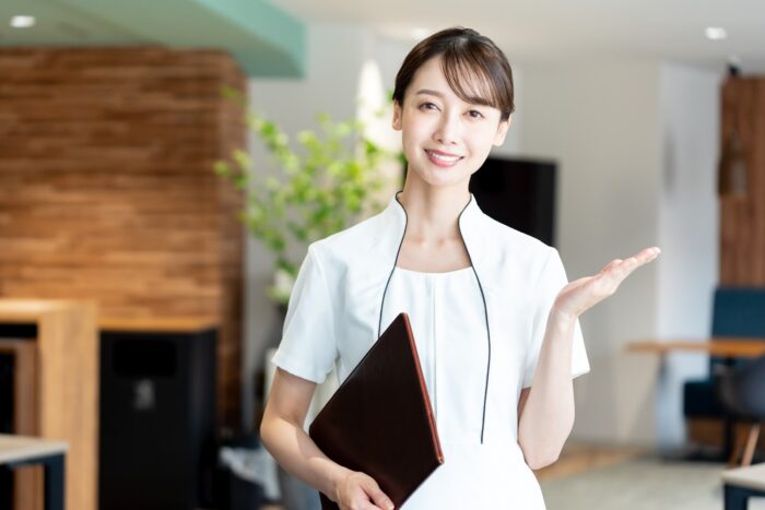 美容鍼 眉間のしわ