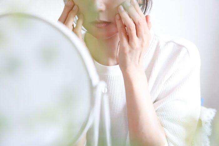 美容鍼でシミは改善できる？