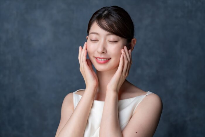 表情筋のバランスを整えてフェイスラインを引き締める