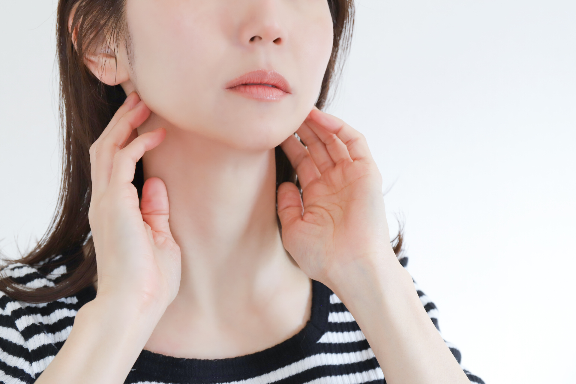 美容鍼でエラ張りは改善できる？効果のメカニズムとおすすめのセルフケアを解説